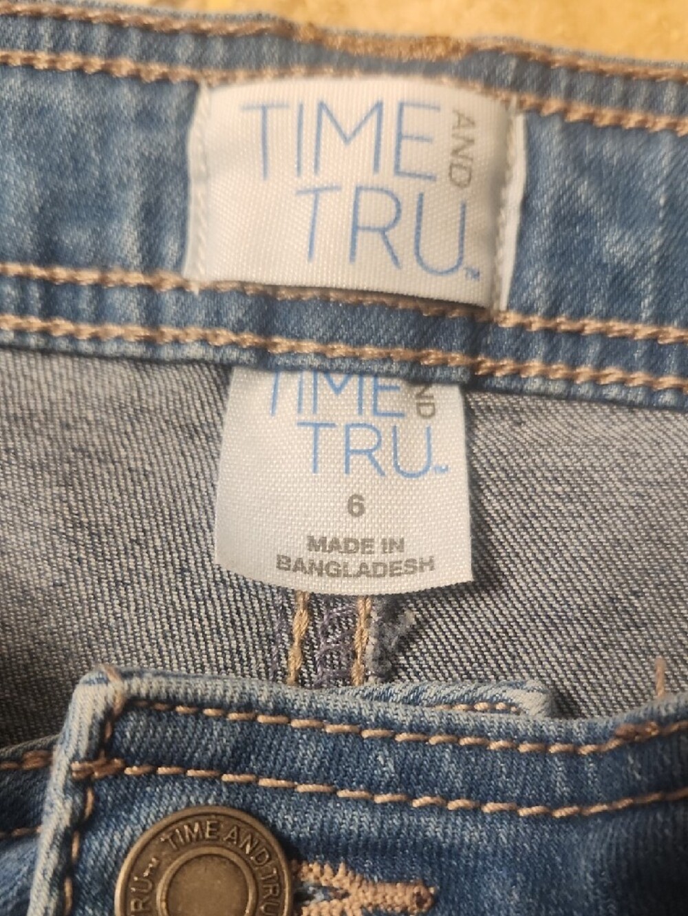 Time and Tru Patchwork Jeans-NWOT Bundled With New Red Tee - Picture 10 of 10